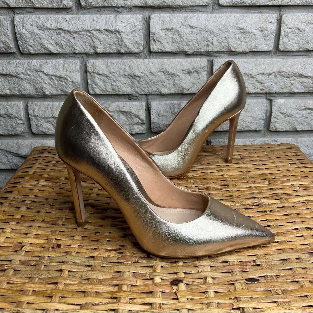 Shcutz Gold Pumps